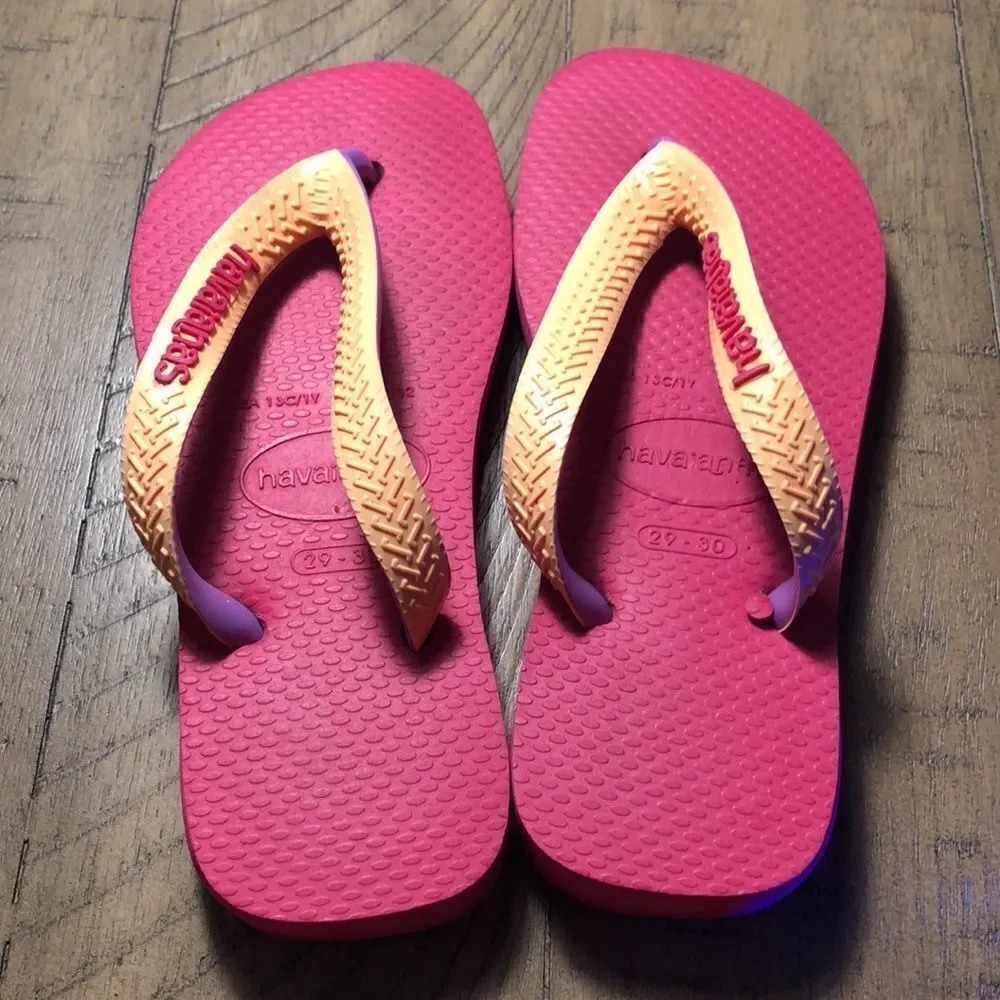 🏖️ HOST PICK 2/13 Pink 🌸 & Orange 🍊 Havianas. Pool 🏊🏻‍♀️ beach 🏝️ EUC. C13